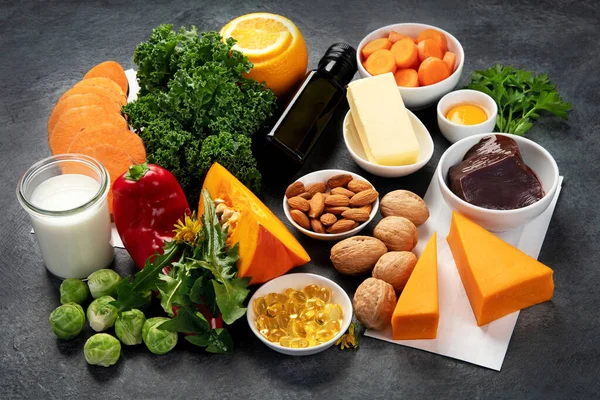 Alimentos Ricos Vitamina Sobre Fondo Oscuro Concepto Dieta Saludable —  Fotos de Stock