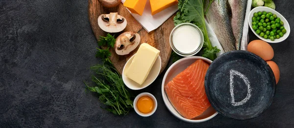 Magas Vitamin Tartalmú Élelmiszerek Sötét Háttérrel Egészséges Étrend Koncepció Felülnézet — Stock Fotó