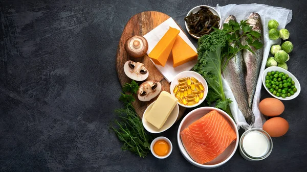 Alimentos Ricos Vitamina Fundo Escuro Conceito Dieta Saudável Vista Superior — Fotografia de Stock