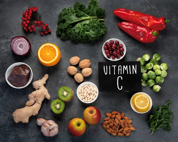 Potraviny Vysokým Obsahem Vitaminu Tmavém Pozadí Zdravá Strava Horní Pohled — Stock fotografie