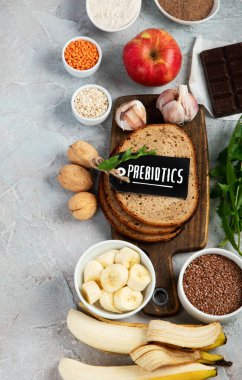 Işık arka planında en iyi prebiyotik kaynakları. Sağlıklı gud. Üst görünüm, düz görünüm, kopyalama alanı