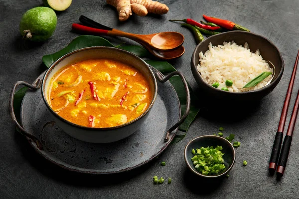 Yellow Curry Chicken Bowl Dark Background Traditional Asian Food — Stock Photo, Image