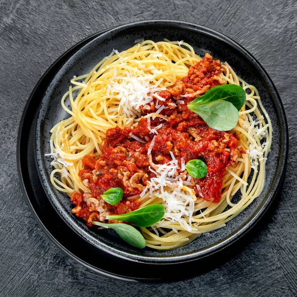 Espaguetis Boloñeses Sobre Fondo Gris Pasta Italiana Tradicional Concepto Comida — Foto de Stock