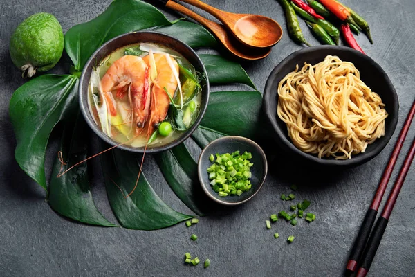 Green Curry Chicken Bowl Dark Background Traditional Asian Food Top — Stock Photo, Image