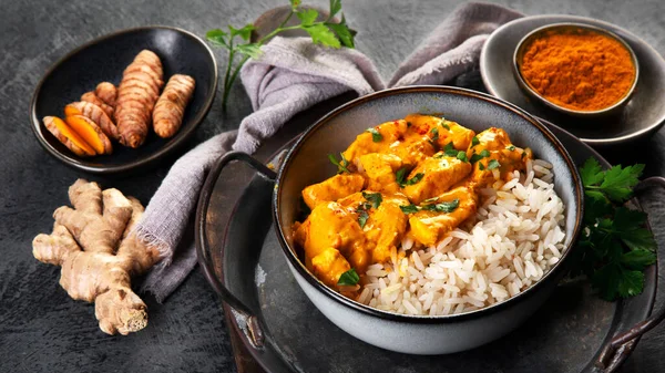 Indian Butter Chicken Curry Basmati Rice Dark Background Traditional Homemade — Fotografia de Stock