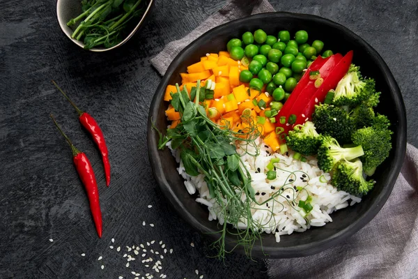 Schaal Met Rijst Broccoli Pompoen Microgreens Gezond Voedsel Dieet Concept — Stockfoto