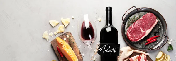 Red Wine Primitivo Appetizers Gray Background Traditional Alcohol Drinks Top — Zdjęcie stockowe