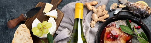 White Wine Riesling Duck Snacks Traditional Alcohol Drinks Top View — Zdjęcie stockowe