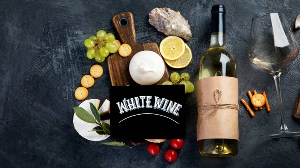 Белое Вино Pinot Grigio Морепродуктами Закусками Традиционные Алкогольные Напитки Вид — стоковое фото