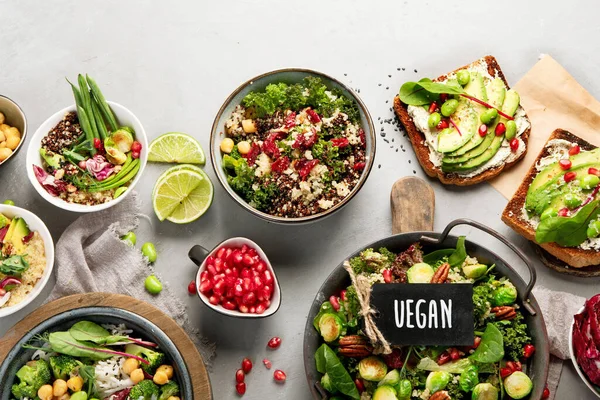 Veganistische Gerechten Assortiment Grijze Achtergrond Gezond Voedsel Concept Bovenaanzicht Flat — Stockfoto