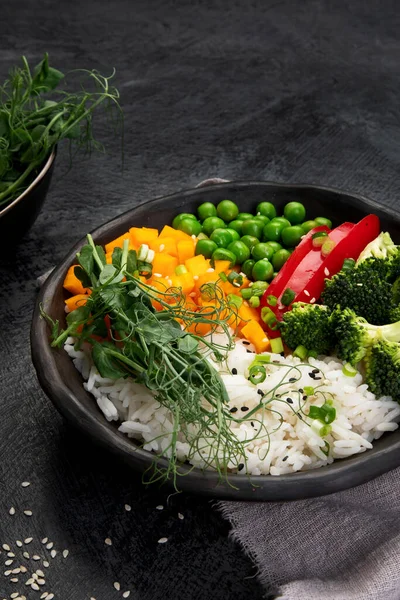 Schaal Met Rijst Broccoli Pompoen Microgreens Gezond Voedsel Dieet Concept — Stockfoto