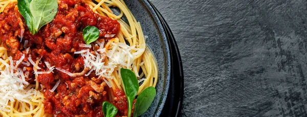 Spaghetti Bolognese Gray Background Traditional Italian Pasta Homemade Food Concept — Fotografia de Stock