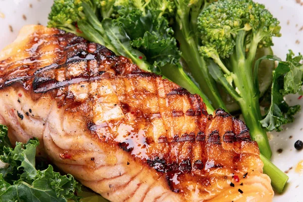 Baked Salmon Vegetables Light Background Mediterranean Diet Concept — Stock Photo, Image