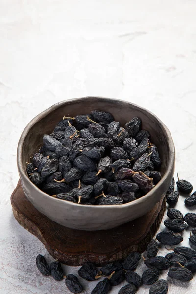 Dark Raisins Light Background Dried Fruits — Stock Photo, Image