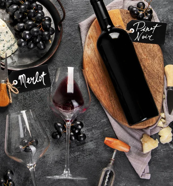 Red Wine Assortment Appetizers Gray Background Traditional Alcohol Drinks Top — Stock Photo, Image