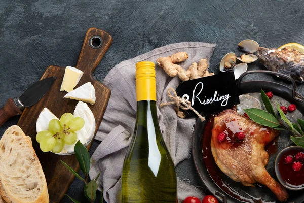 Vin Blanc Riesling Avec Canard Collations Boissons Alcoolisées Traditionnelles Vue — Photo