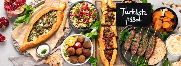 Türkisches Essen Auf Hellem Hintergrund Traditionelles Ernährungskonzept Flache Lage Draufsicht — Stockfoto