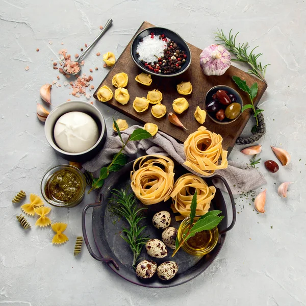 Italiensk Pasta Sortiment Ljus Bakgrund Traditionellt Matkoncept Platt Ligg Ovanifrån — Stockfoto