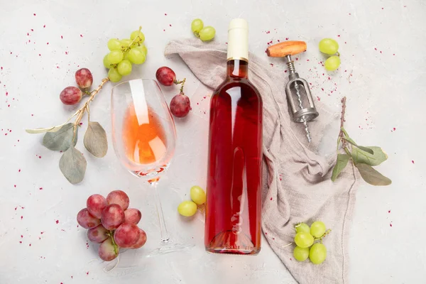 Eine Flasche Rosenwein Auf Grauem Hintergrund Sommerdrink Für Party Vinothek — Stockfoto