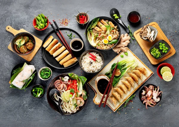 Asiatisches Essen Auf Dunklem Hintergrund Draufsicht — Stockfoto