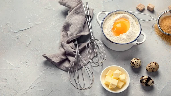 Cocinar Los Ingredientes Sobre Fondo Claro Concepto Hornear Espacio Copia —  Fotos de Stock