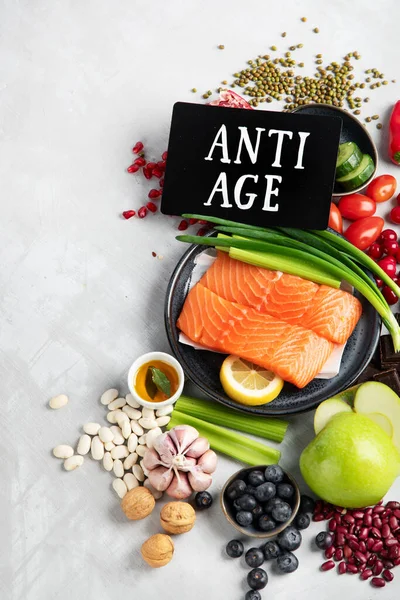 Öregedés Elleni Élelmiszerek Könnyű Háttérrel Étel Egészséges Szívnek Agynak Memóriának — Stock Fotó