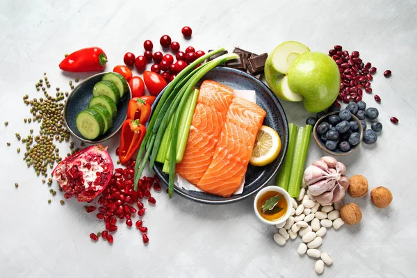 Alimentos Antienvejecimiento Sobre Fondo Claro Alimento Para Corazón Sano Cerebro — Foto de Stock