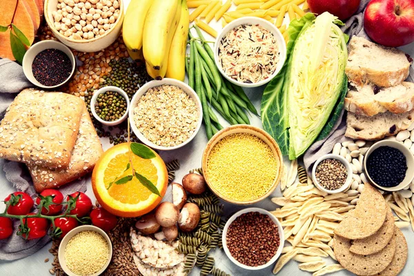 Urval Bra Kolhydrater Källor Grönsaker Frukt Korn Baljväxter Nötter Och — Stockfoto