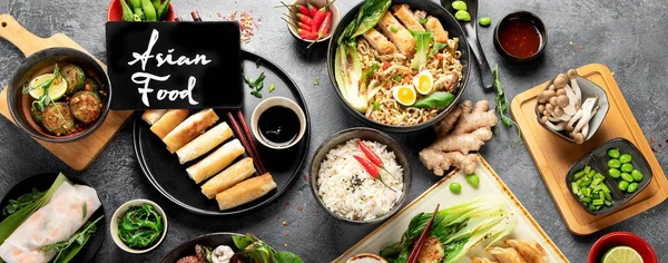 Koyu Arka Planda Asya Yemekleri Üst Manzara — Stok fotoğraf