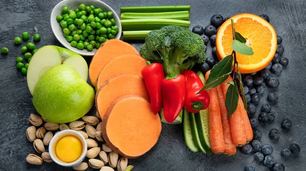 Foods High Lutein Dark Background Food Healthy Eyes High Antioxidants — Stock Photo, Image