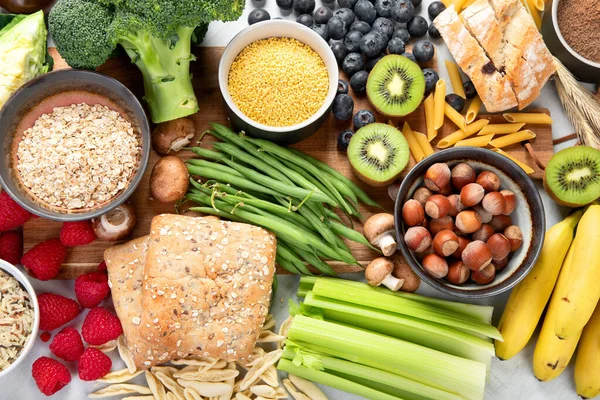 Voedingsmiddelen Met Veel Vezels Een Grijze Achtergrond Gezond Voedsel Concept — Stockfoto