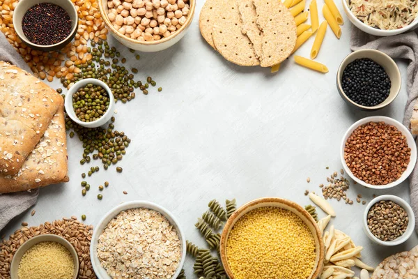 Mejores Fuentes Carbohidratos Sobre Fondo Gris Claro Concepto Comida Saludable — Foto de Stock