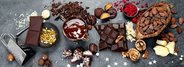 Chocolate Bar Crushed Dark Chocolate Pieces Cocoa Beans Cocoa Butter — Stock Photo, Image