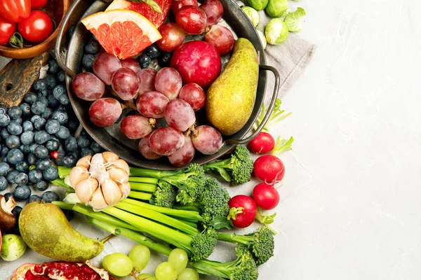 Läckra Råa Frukter Och Grönsaker Ljus Bakgrund Hälsosam Mat Koncept — Stockfoto