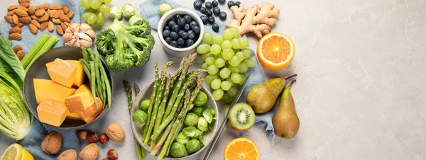 Råa Och Färska Grönsaker Och Frukt Ljus Bakgrund Hälsosam Mat — Stockfoto