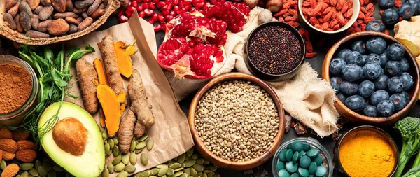 Alimentação Saudável Seleção Alimentação Limpa Fundo Escuro Conceito Dieta Equilibrada — Fotografia de Stock