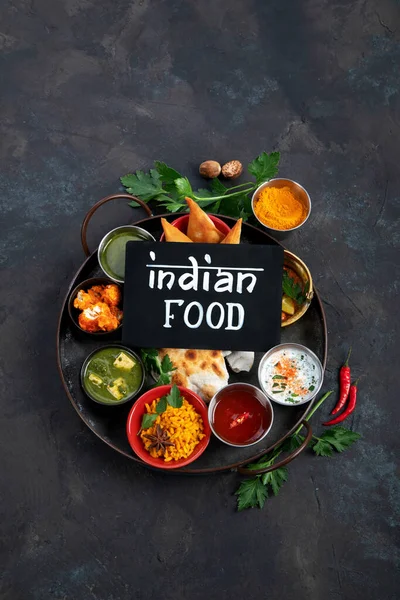 Indian Thali Fundal Întunecat Conceptul Alimentar Tradițional Conceptul Alimente Ecologice — Fotografie, imagine de stoc