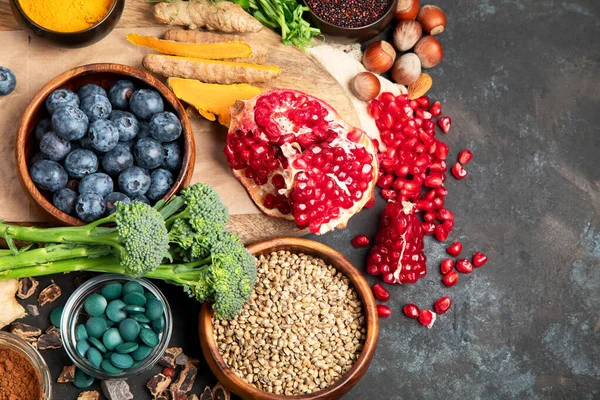 Sano Cibo Pulito Mangiare Selezione Sfondo Scuro Dieta Equilibrata Concetto — Foto Stock