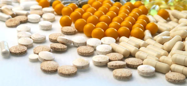 Renkli Çeşitli Ilaç Hapları Haplar Kapsüller Vitamin Eklentileri — Stok fotoğraf