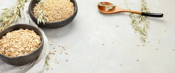 Dry Oatmeal Bowl Light Background Healthy Breakfast Dieting Weight Loss — Foto de Stock