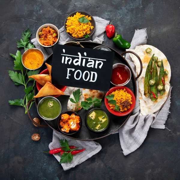 Indian Thali Fundal Întunecat Conceptul Alimentar Tradițional Conceptul Alimente Ecologice — Fotografie, imagine de stoc