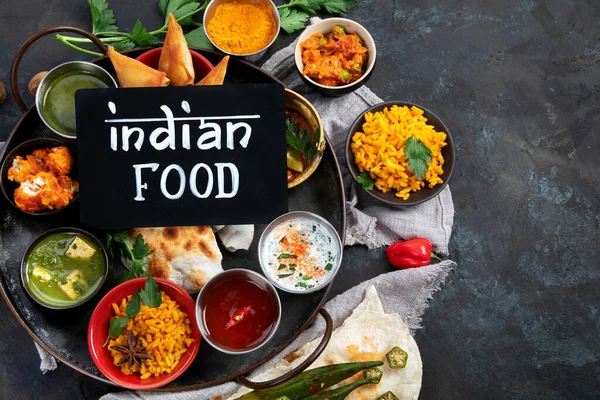 Indian Thali Sobre Fondo Oscuro Concepto Comida Tradicional Concepto Alimentos —  Fotos de Stock