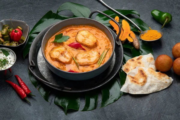 Kerala Fish Curry Dark Background Traditional Food Concept — Fotografia de Stock