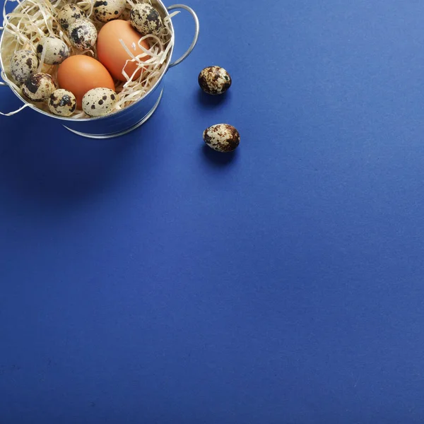 Gâteau Fraîchement Cuit Sur Fond Bleu Concept Nourriture Maison Vue — Photo