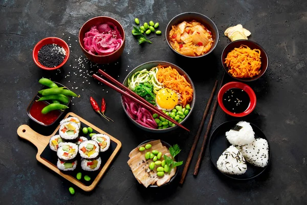 Assortiment Nourriture Coréenne Sur Fond Sombre Plats Asiatiques Hors Œuvre — Photo