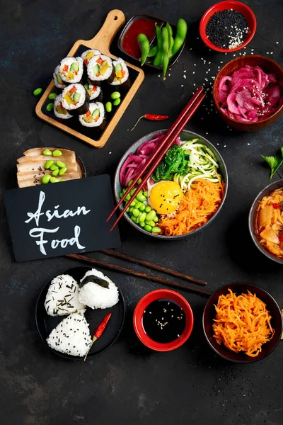 Sortiment Korejských Potravin Tmavém Pozadí Asijské Pokrmy Předkrmy Skutečně Kuchyně — Stock fotografie