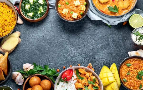 Platos Cocina India Curry Pollo Con Mantequilla Arroz Lentejas Paneer —  Fotos de Stock