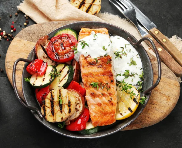 Salmon Steak Vegetables White Sauce Dark Background Freshly Grilled Healthy — Stok Foto