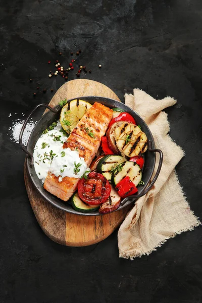 Salmon Steak Vegetables White Sauce Dark Background Freshly Grilled Healthy — Stock fotografie