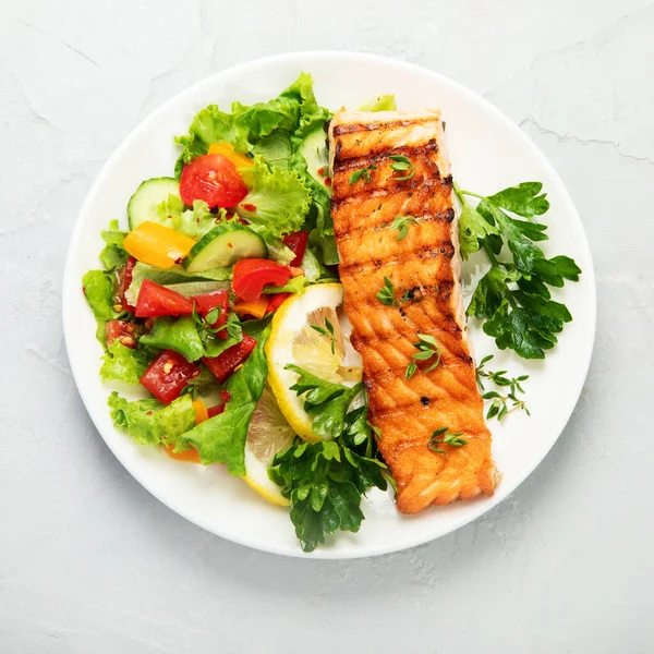 Salmon Steak Vegetables Fries Light Background Freshly Grilled Healthy Dinner — Stock Photo, Image